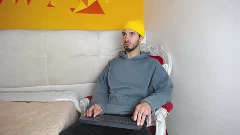 Snapshot of liamluxe chatting on January 2, 12:03 pm LiamLuxe online show from January 2, 12:03 pm