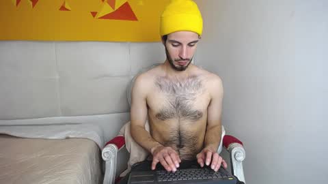 Snapshot of liamluxe chatting on January 2, 3:08 pm LiamLuxe online show from January 2, 3:08 pm