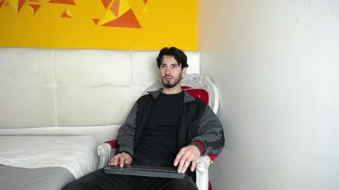 Snapshot of liamluxe chatting on January 6, 12:13 pm LiamLuxe online show from January 6, 12:13 pm