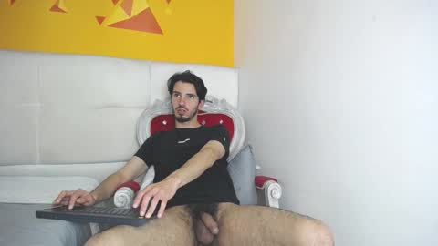 Snapshot of liamluxe chatting on January 21, 6:12 pm LiamLuxe online show from January 21, 6:12 pm