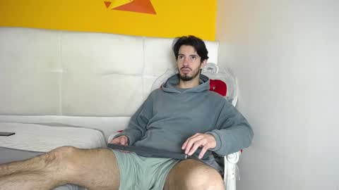 Snapshot of liamluxe chatting on January 26, 12:33 pm LiamLuxe online show from January 26, 12:33 pm