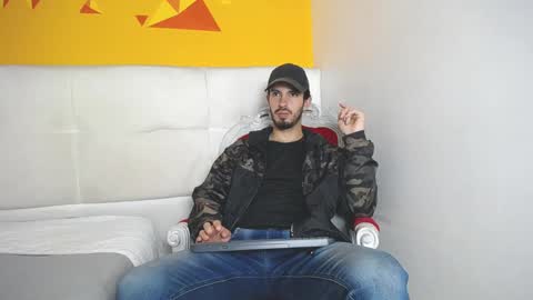 Snapshot of liamluxe chatting on January 27, 6:41 pm LiamLuxe online show from January 27, 6:41 pm