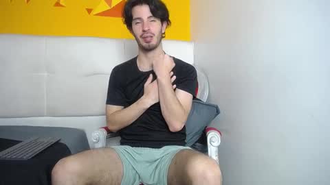 Snapshot of liamluxe chatting on February 25, 3:49 pm LiamLuxe online show from February 25, 3:49 pm