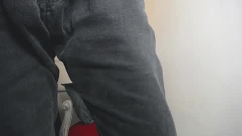 Snapshot of liamluxe chatting on March 4, 3:48 pm LiamLuxe online show from March 4, 3:48 pm