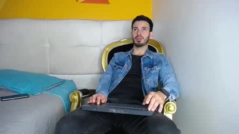 Snapshot of liamluxe chatting on September 9, 1:43 pm LiamLuxe online show from September 9, 1:43 pm