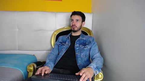 Snapshot of liamluxe chatting on September 17, 1:24 pm LiamLuxe online show from September 17, 1:24 pm