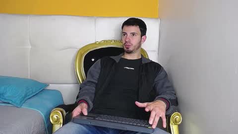 Snapshot of liamluxe chatting on September 20, 1:34 pm LiamLuxe online show from September 20, 1:34 pm