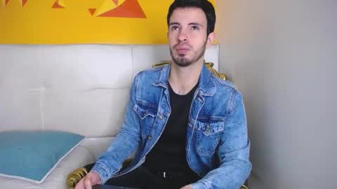 Snapshot of liamluxe chatting on October 4, 1:31 pm LiamLuxe online show from October 4, 1:31 pm