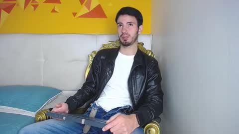 Snapshot of liamluxe chatting on October 7, 1:19 pm LiamLuxe online show from October 7, 1:19 pm