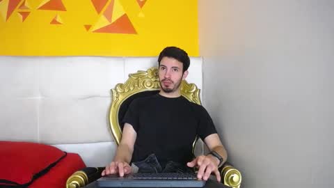 Snapshot of liamluxe chatting on October 17, 1:25 pm LiamLuxe online show from October 17, 1:25 pm