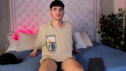 liammuller online show from November 6, 11:44 am