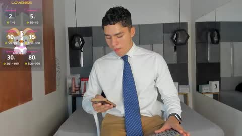 Snapshot of liamnovak chatting on November 25, 11:54 am Liam online show from November 25, 11:54 am