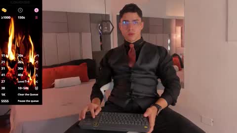 Snapshot of liamnovak chatting on November 27, 12:40 pm Liam online show from November 27, 12:40 pm