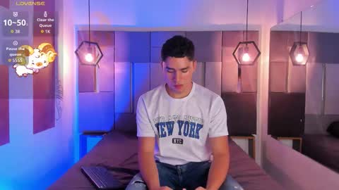 Snapshot of liamnovak chatting on November 28, 12:08 pm Liam online show from November 28, 12:08 pm