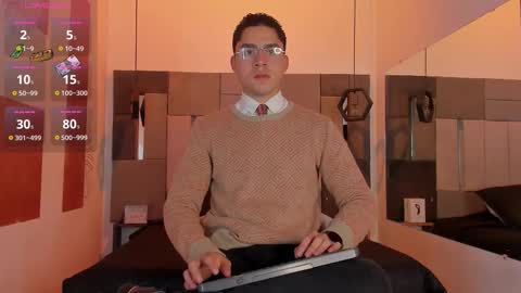 Snapshot of liamnovak chatting on December 2, 11:37 am Liam online show from December 2, 11:37 am