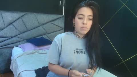 L I A M O N R O E online show from December 5, 11:52 am