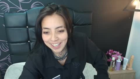 L I A M O N R O E online show from December 22, 11:51 am