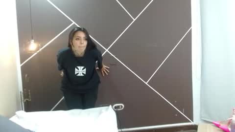 L I A M O N R O E online show from January 16, 12:09 pm