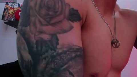 Snapshot of liamreigns_ chatting on September 9, 8:52 pm liam online show from September 9, 8:52 pm