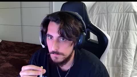 liamriddley online show from October 15, 3:56 pm