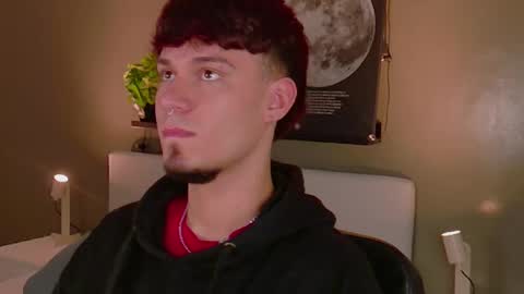Snapshot of liamthunder05_ chatting on October 13, 7:36 pm Liam Thunder online show from October 13, 7:36 pm