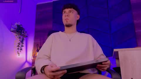 Liam Thunder online show from November 10, 2:54 am