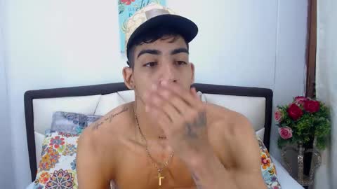 Snapshot of liamwyat chatting on November 25, 10:37 am L I A M online show from November 25, 10:37 am