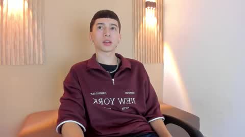 Snapshot of lian_cameron chatting on February 6, 4:06 am lian_cameron online show from February 6, 4:06 am