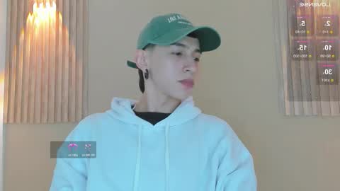 Snapshot of lian_cameron chatting on February 23, 3:48 am lian_cameron online show from February 23, 3:48 am