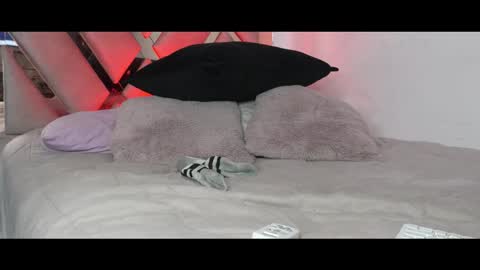 Lian Oconner online show from November 23, 3:23 pm