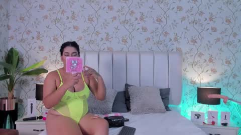 Snapshot of liana_asaff chatting on February 26, 9:27 pm Mistress Liana - Sir Asaf online show from February 26, 9:27 pm