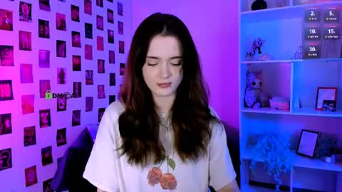 Snapshot of liana_kisses chatting on June 27, 6:46 pm Little Liana online show from June 27, 6:46 pm
