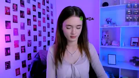 Snapshot of liana_kisses chatting on July 5, 7:43 pm Little Liana online show from July 5, 7:43 pm