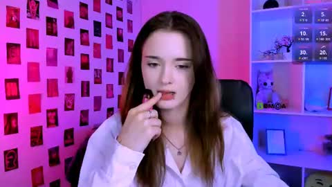 Snapshot of liana_kisses chatting on July 10, 6:43 pm Little Liana online show from July 10, 6:43 pm