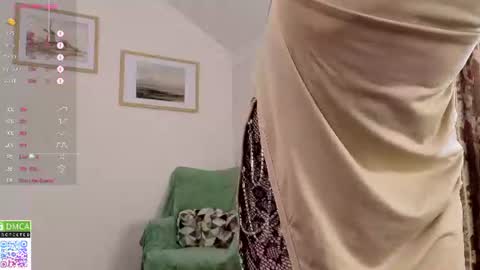 Snapshot of liane_bennet chatting on June 14, 8:05 am Sofia online show from June 14, 8:05 am