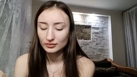 Lia online show from December 4, 11:35 pm