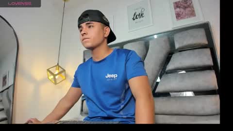 lianfox_ online show from April 16, 12:50 pm