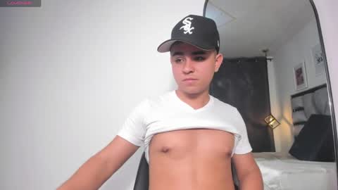 lianfox_ online show from May 27, 3:09 pm