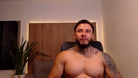 Snapshot of lianjones9 chatting on October 18, 5:35 pm lianjones9 online show from October 18, 5:35 pm