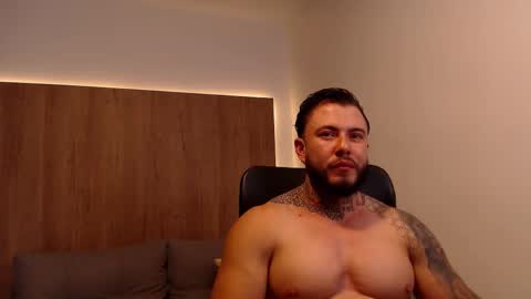Snapshot of lianjones9 chatting on October 19, 6:41 pm lianjones9 online show from October 19, 6:41 pm