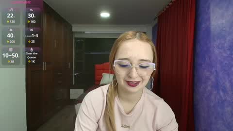 Lia Roberts online show from December 28, 12:03 pm