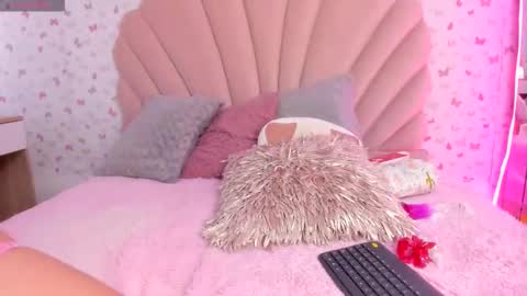 liarossi_ online show from November 4, 12:59 pm