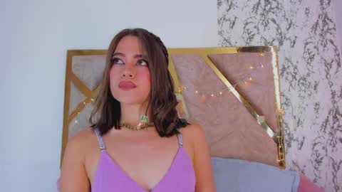 liaross online show from April 5, 6:49 pm