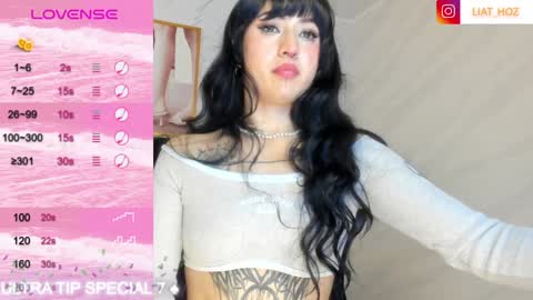 Snapshot of liat_hoz chatting on February 5, 6:37 pm Dani online show from February 5, 6:37 pm