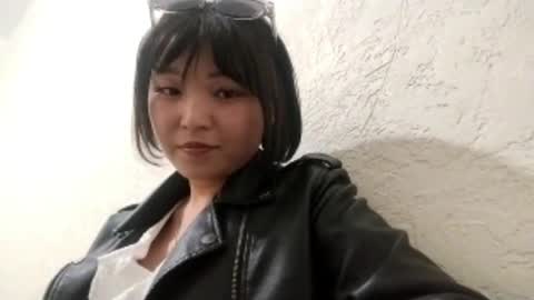 Molly online show from May 1, 8:35 pm