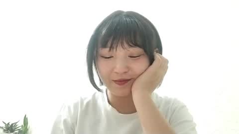 Molly online show from May 6, 4:34 pm