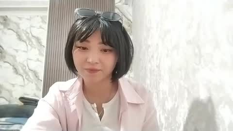 Molly online show from May 8, 8:03 pm