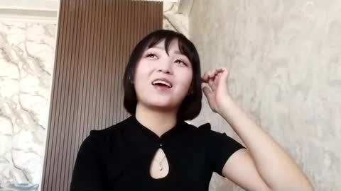 Molly online show from May 14, 9:38 am