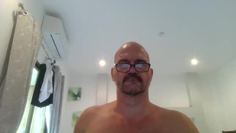 Snapshot of libertarians1972 chatting on November 5, 8:03 am Cockcentric online show from November 5, 8:03 am