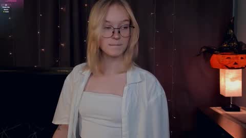 Ann online show from October 30, 7:25 pm